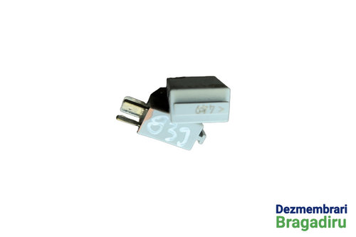 Releu Releu 449 Volkswagen VW Passat B6 [2005 - 2010] wagon 5-usi 2.0 TDI MT (170 hp) Cod motor: BMR