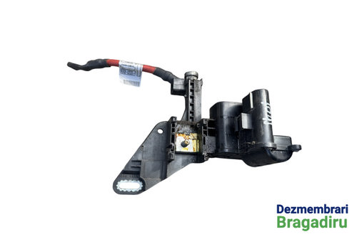 Releu Releu borna plus Cod: 9296150 9296150 BMW Seria 1 F20/F21 [2011 - 2015] Hatchback 5-usi 120d M...