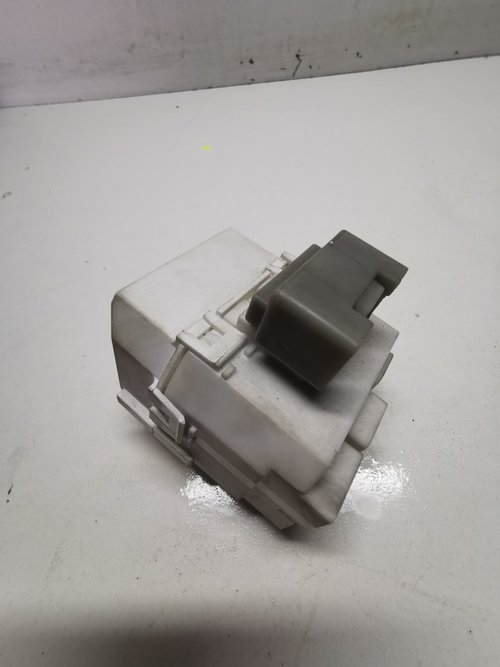 Releu Smart forfour 454 A4545450028 panou Sigurante relee
