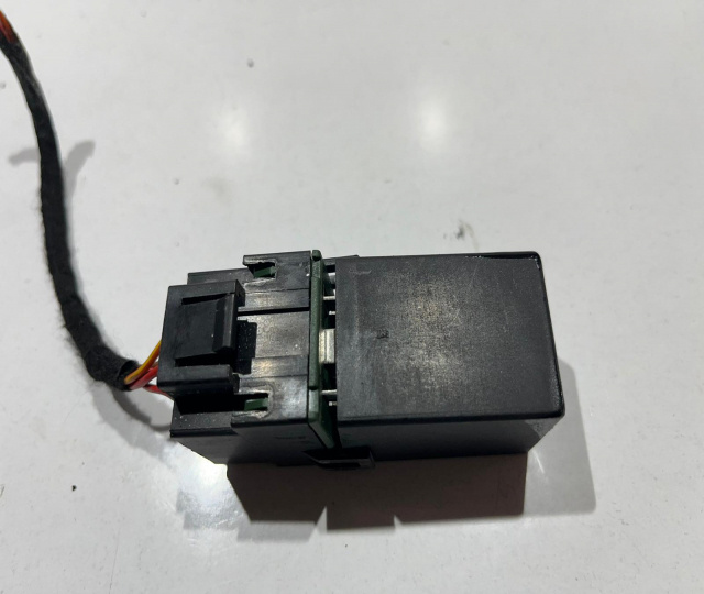 Releu unitate control 3B0035731 Audi