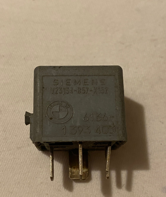 Releu v23134 b57 x152 / v23134b57x152 BMW Seria 3 E36 [1990 - 2000]