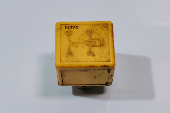 Releu V23154B52X127 Land Rover