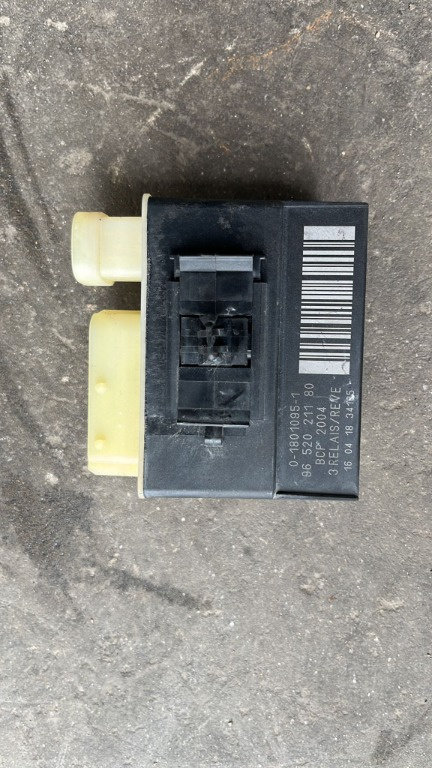 Releu ventilator Citroen C5 2.0 HDI combi , cod 9652021180