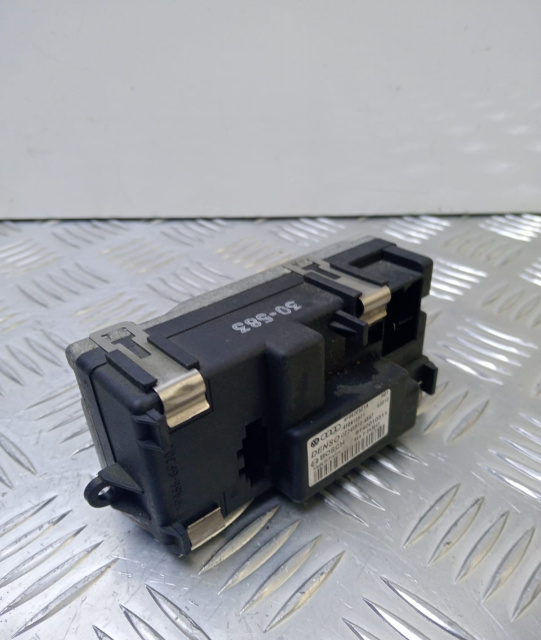 Releu ventilator habitaclu rezistenta aeroterma 4F0820521A Audi A6 4F/C6 [2004 - 2008]