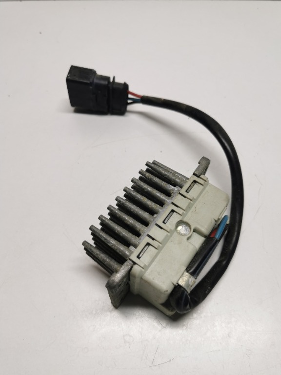 Releu ventilator habitaclu VW Phaeton rezistenta 3D0907521