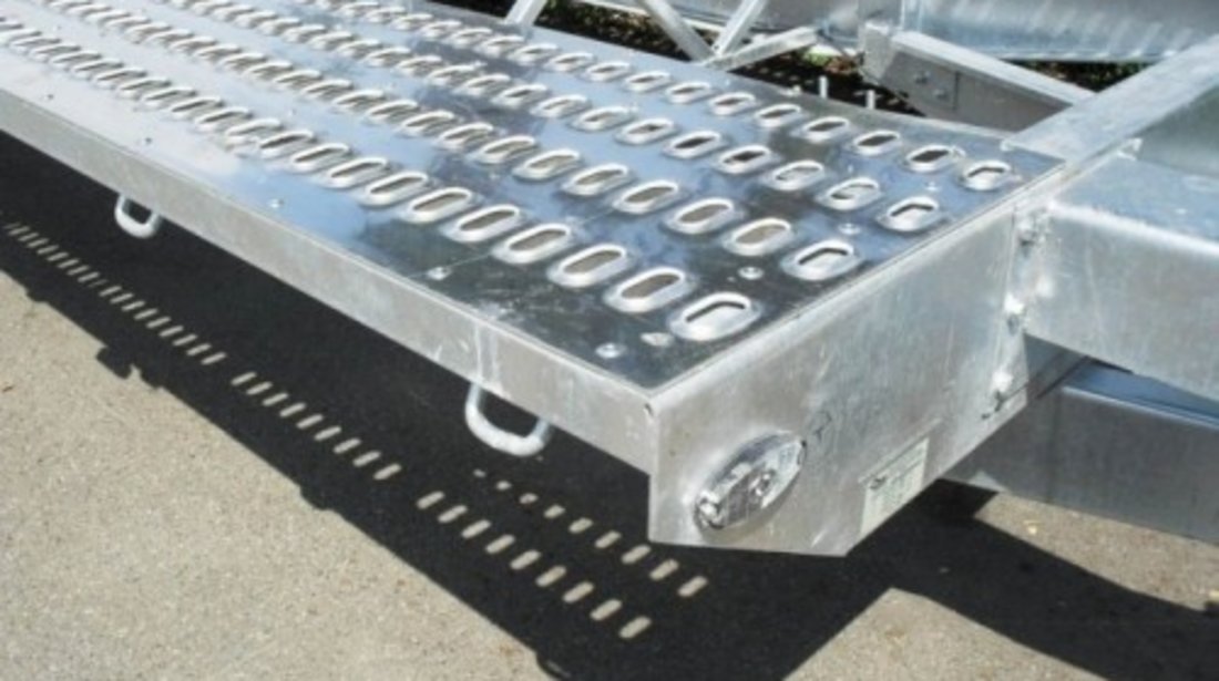 Remorca platforma transport auto Boro Indiana 3500Kg, dimensiune utila de 8000 x 2000 mm