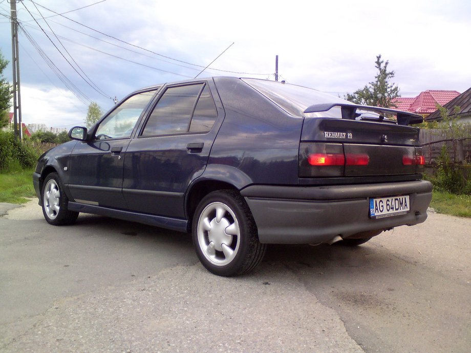 Renault 19 1.7 RN
