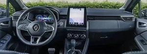 Renault a lansat in Romania masina care costa doar 12.700 de euro. Motorul turbo, ceasurile de bord digitale si ecranul tactil de sapte inch sunt oferite in standard