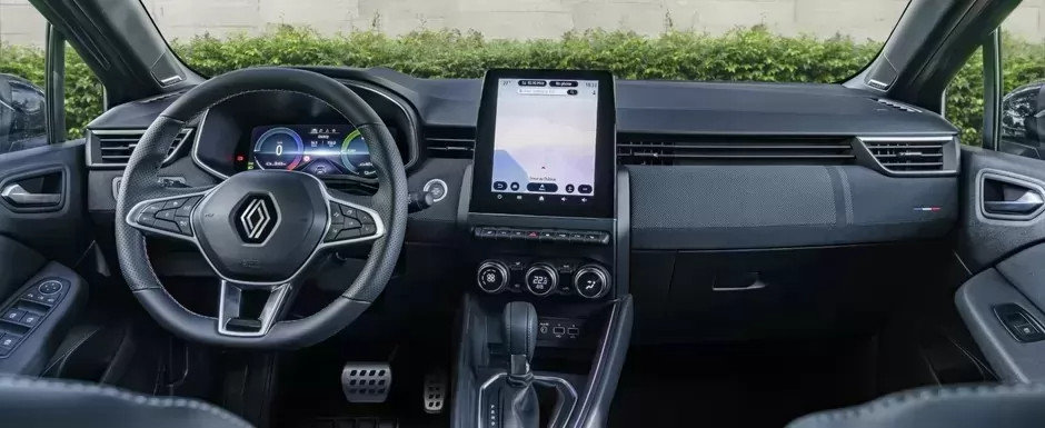 Renault a lansat in Romania masina care costa doar 12.700 de euro. Motorul turbo, ceasurile de bord digitale si ecranul tactil de sapte inch sunt oferite in standard