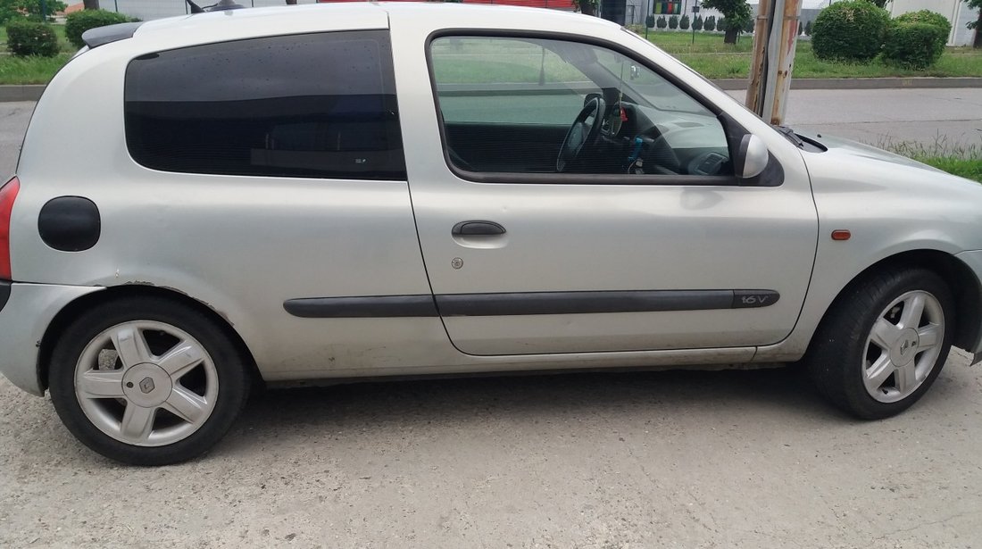 Renault Clio 1,2 16 v 2001