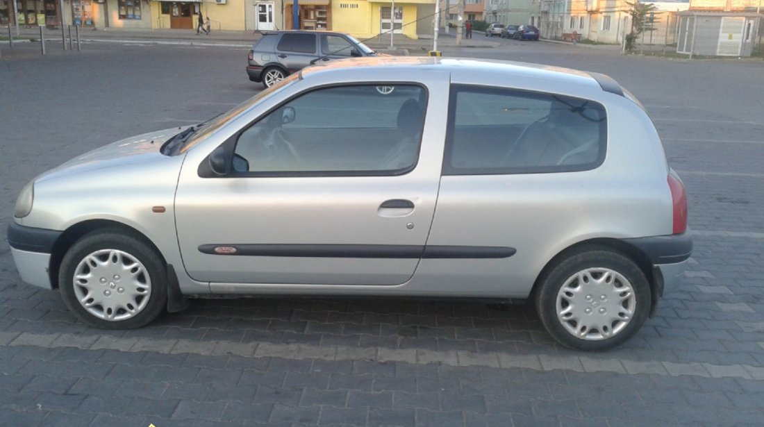 Renault Clio 1.2 i 2000