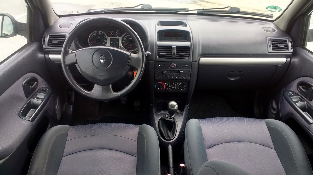 Renault Clio 1.2 klima jante - Full 2002