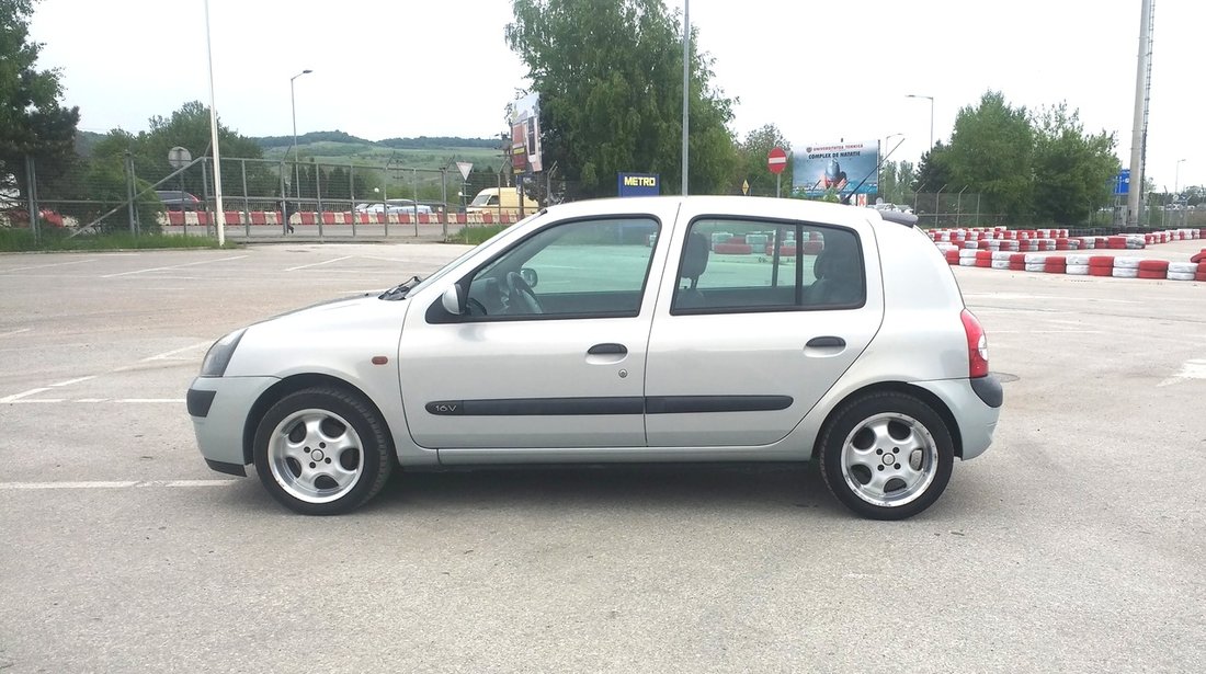 Renault Clio 1.2 klima jante - Full 2002