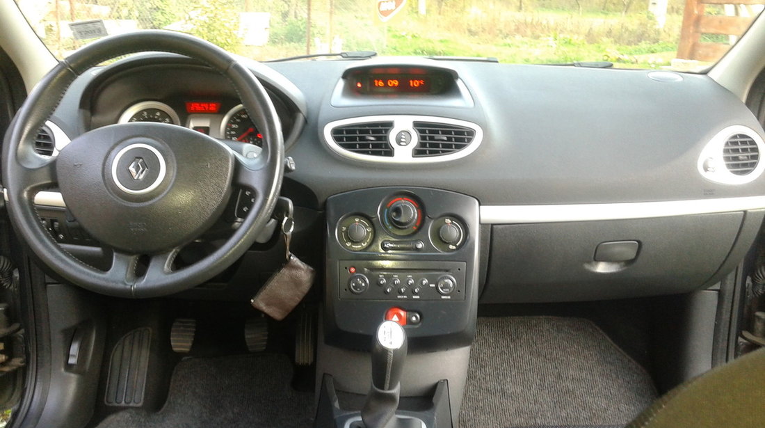 Renault Clio 1,6/16v-benzina 2005