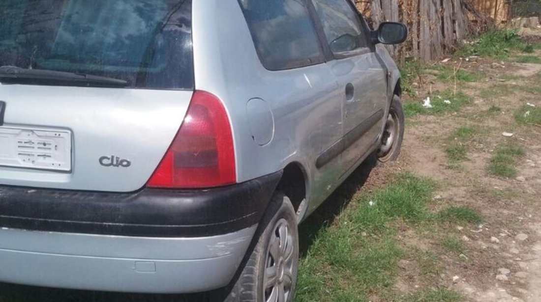 Renault Clio 1100 2001