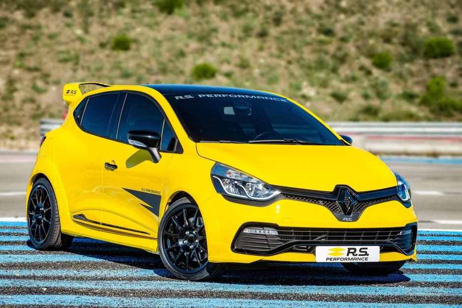 Renault Clio RS cu accesorii RS Performance