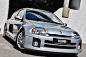 Renault Clio V6 cu 7.100 km de vanzare