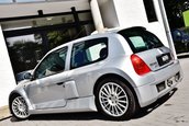 Renault Clio V6 cu 7.100 km de vanzare