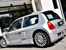 Renault Clio V6 cu 7.100 km de vanzare