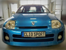 Renault Clio V6 din 2001 de vanzare