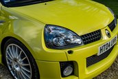 Renault Clio V6 Phase 2 vandut cu 90.000 de lire sterline