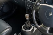Renault Clio V6 Phase 2 vandut cu 90.000 de lire sterline