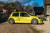 Renault Clio V6 Phase 2 vandut cu 90.000 de lire sterline