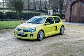 Renault Clio V6 Phase 2 vandut cu 90.000 de lire sterline