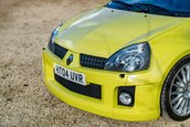 Renault Clio V6 Phase 2 vandut cu 90.000 de lire sterline