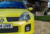 Renault Clio V6 Phase 2 vandut cu 90.000 de lire sterline