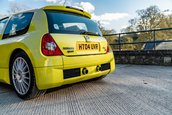 Renault Clio V6 Phase 2 vandut cu 90.000 de lire sterline