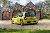 Renault Clio V6 Phase 2 vandut cu 90.000 de lire sterline