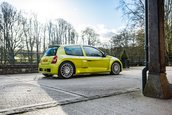 Renault Clio V6 Phase 2 vandut cu 90.000 de lire sterline