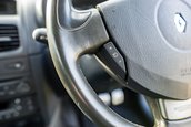 Renault Clio V6 Phase 2 vandut cu 90.000 de lire sterline