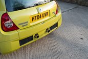 Renault Clio V6 Phase 2 vandut cu 90.000 de lire sterline
