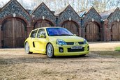 Renault Clio V6 Phase 2 vandut cu 90.000 de lire sterline