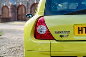 Renault Clio V6 Phase 2 vandut cu 90.000 de lire sterline