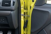 Renault Clio V6 Phase 2 vandut cu 90.000 de lire sterline