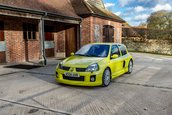 Renault Clio V6 Phase 2 vandut cu 90.000 de lire sterline