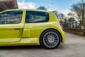 Renault Clio V6 Phase 2 vandut cu 90.000 de lire sterline