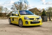 Renault Clio V6 Phase 2 vandut cu 90.000 de lire sterline