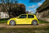 Renault Clio V6 Phase 2 vandut cu 90.000 de lire sterline