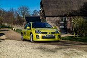 Renault Clio V6 Phase 2 vandut cu 90.000 de lire sterline