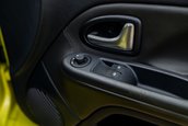 Renault Clio V6 Phase 2 vandut cu 90.000 de lire sterline