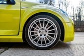 Renault Clio V6 Phase 2 vandut cu 90.000 de lire sterline