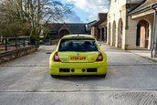 Renault Clio V6 Phase 2 vandut cu 90.000 de lire sterline
