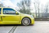 Renault Clio V6 Phase 2 vandut cu 90.000 de lire sterline