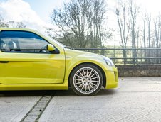 Renault Clio V6 Phase 2 vandut cu 90.000 de lire sterline