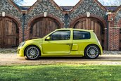 Renault Clio V6 Phase 2 vandut cu 90.000 de lire sterline