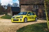 Renault Clio V6 Phase 2 vandut cu 90.000 de lire sterline